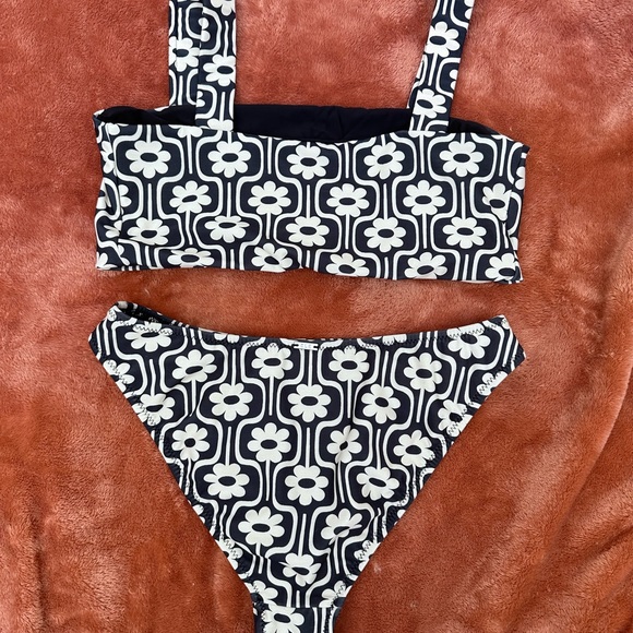 NWOT Ele swim suit - Picture 4 of 4